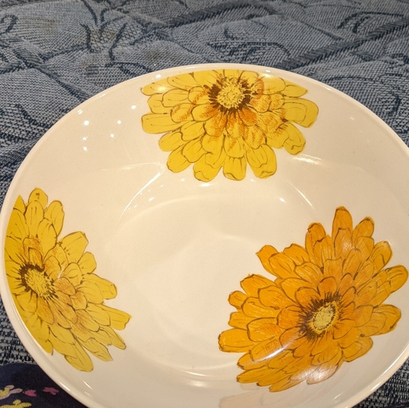 Johnson Brothers Australia orange Chrysanthemum serving bowl. Vintage - Picture 3 of 4